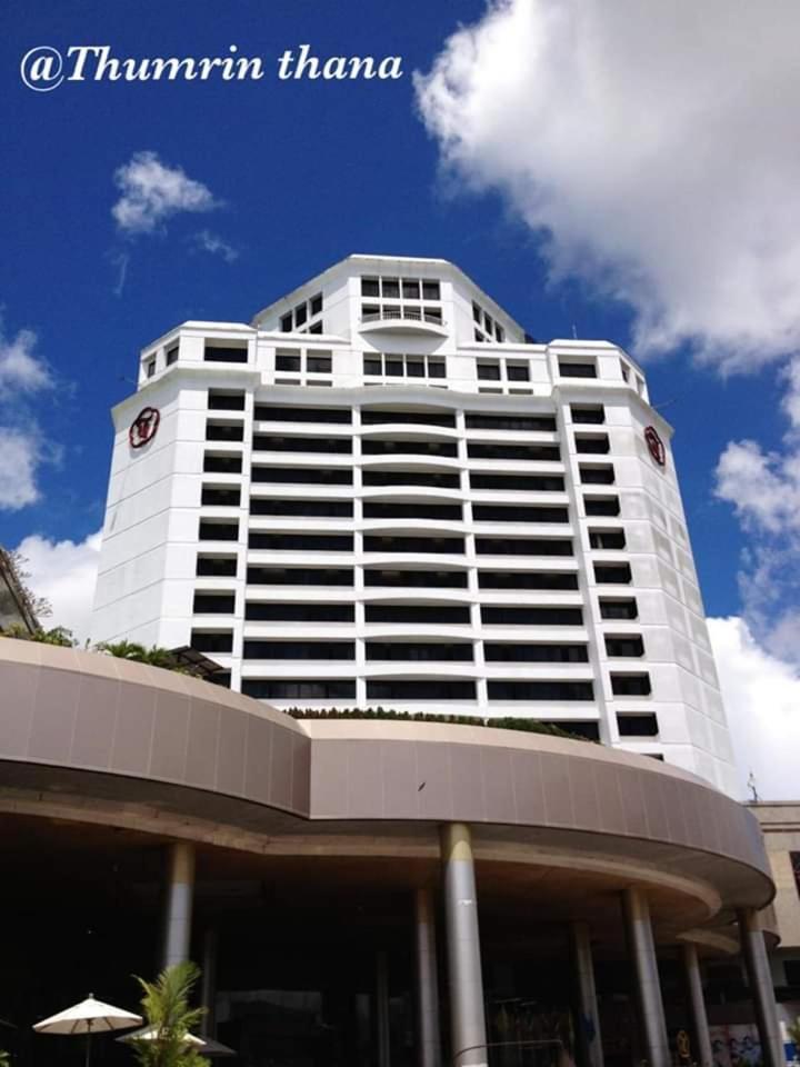 Thumrin Thana Hotel Trang Exterior photo