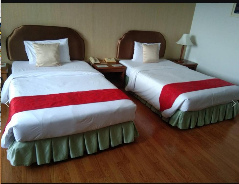Thumrin Thana Hotel Trang Room photo