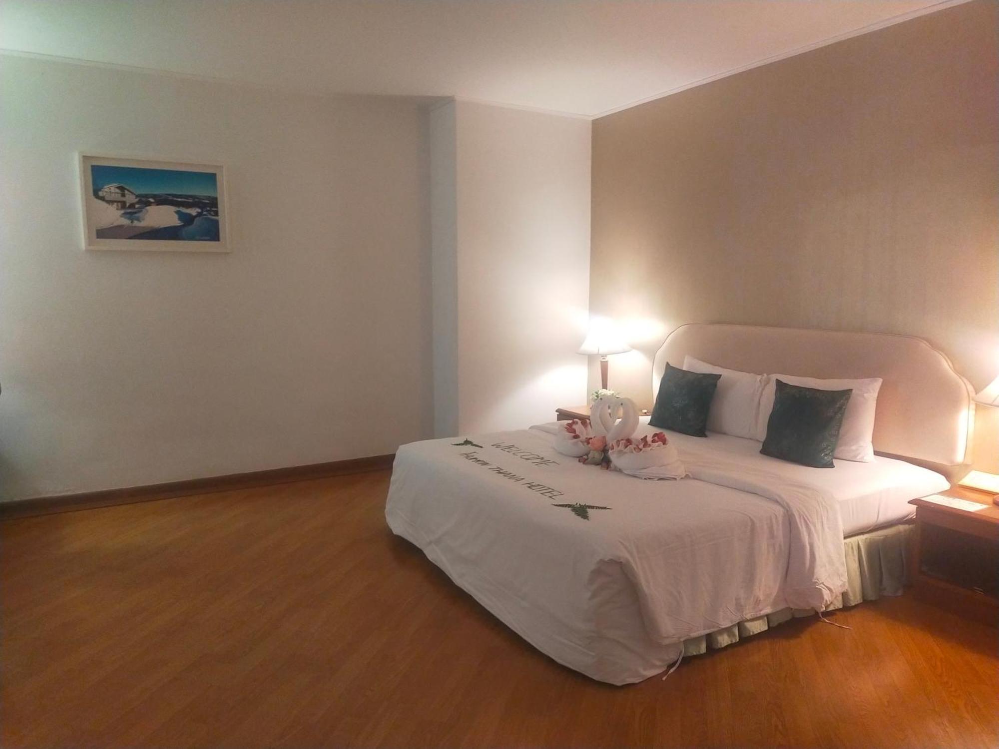 Thumrin Thana Hotel Trang Room photo