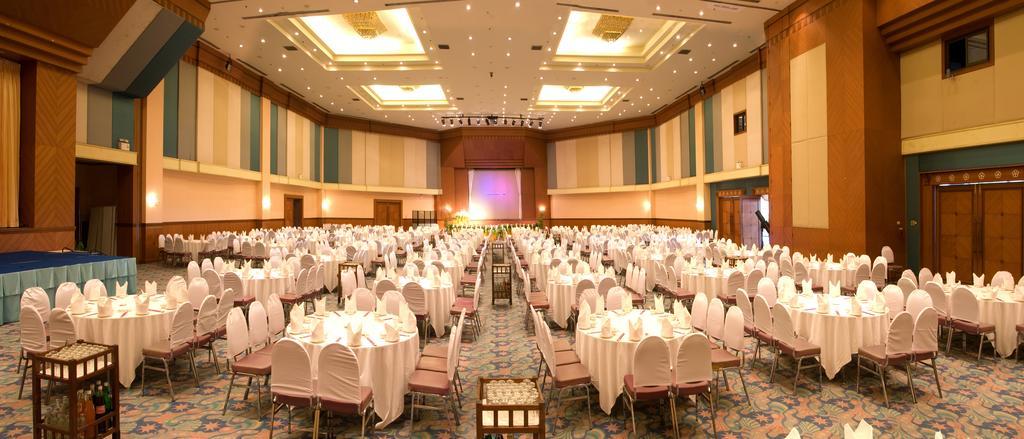 Thumrin Thana Hotel Trang Exterior photo