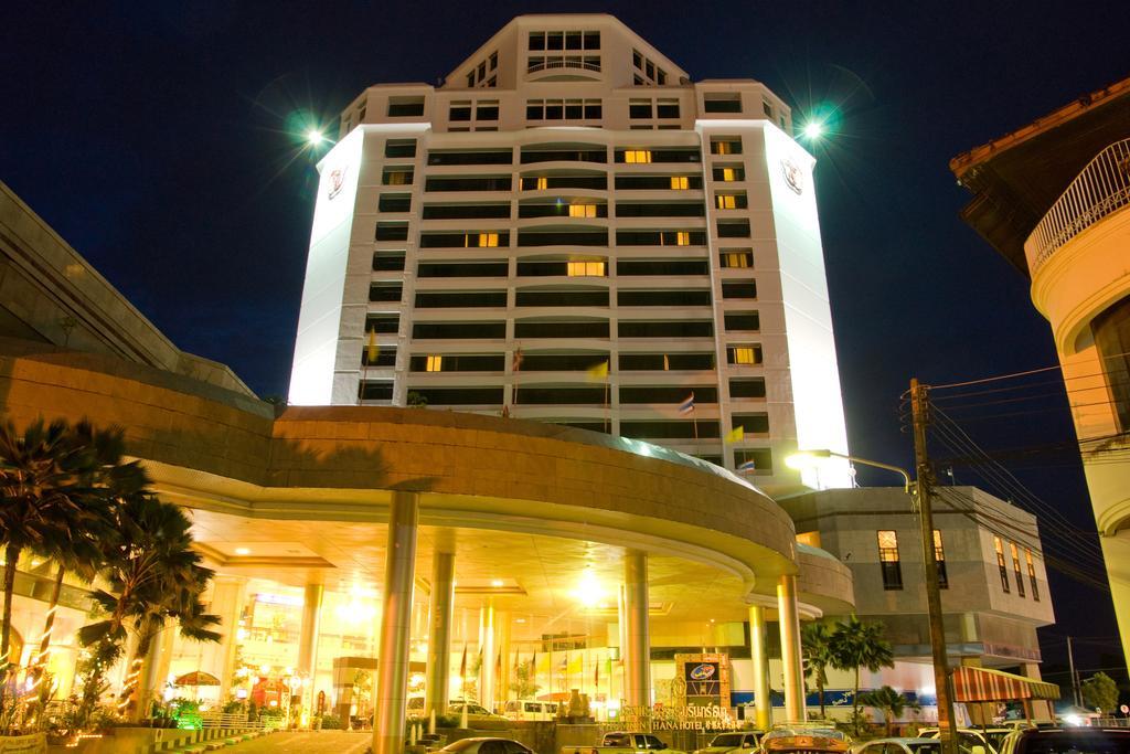 Thumrin Thana Hotel Trang Exterior photo